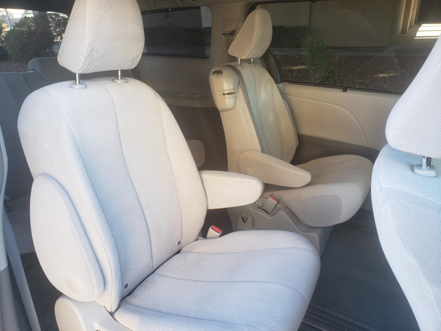 2012 /gray and lite gray Toyota Sienna le (5TDKK3DC2CS) with an 3.5L V6 DOHC 24V engine, 6-Speed Automatic Overdrive transmission, located at 323 E Dunlap Ave., Phoenix, AZ, 85020, (602) 331-9000, 33.567677, -112.069000 - Photo#16